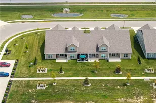819 Brookwood Cir, Tipp City, OH 45371 - Photo 5