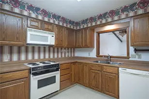 644 Pine Needles Dr, Washington Twp, OH 45458 - Photo 5
