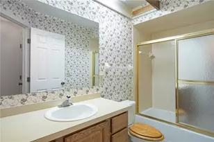 644 Pine Needles Dr, Washington Twp, OH 45458 - Photo 17