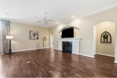 6874 Lorien Woods Drive, Miamisburg, OH 45459 - Photo 9