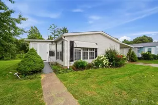 141 S Point Dr, Fairborn, OH 45324 - Photo 5