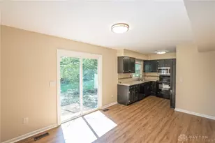 402 Gwinnett Cmns, Washington Twp, OH 45459 - Photo 7