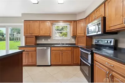 6810 Casa Grande Court, Huber Heights, OH 45424 - Photo 9