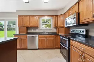 6810 Casa Grande Ct, Huber Heights, OH 45424 - Photo 9