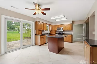 6810 Casa Grande Court, Huber Heights, OH 45424 - Photo 11
