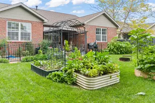 2490 Meadowpoint Dr, Troy, OH 45373 - Photo 3