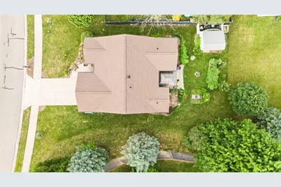 2490 Meadowpoint Drive, Troy, OH 45373 - Photo 7