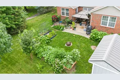 2490 Meadowpoint Drive, Troy, OH 45373 - Photo 9