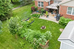 2490 Meadowpoint Dr, Troy, OH 45373 - Photo 9