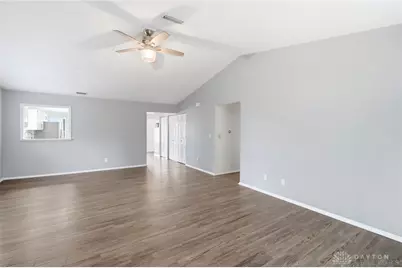 8953 Emeraldgate Drive, Huber Heights, OH 45424 - Photo 15