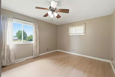 9856 New Carlisle Pike, New Carlisle, OH 45344 - Photo 7