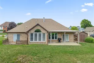 7847 Kings Ridge Cir, Fairborn, OH 45324 - Photo 5