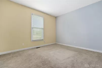 7847 Kings Ridge Circle, Fairborn, OH 45324 - Photo 37