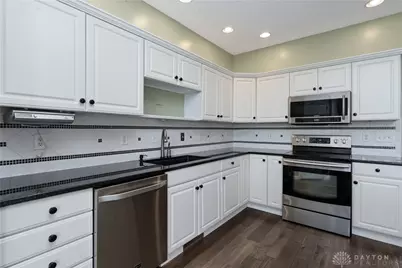 7847 Kings Ridge Circle, Fairborn, OH 45324 - Photo 23