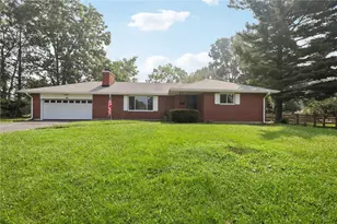 2078 S Belleview Dr, Bellbrook, OH 45305 - Photo 1