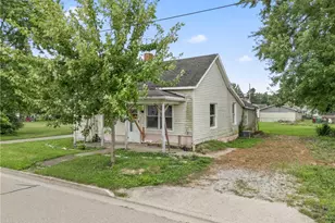 24 Adams St, Jamestown Vlg, OH 45335 - Photo 3