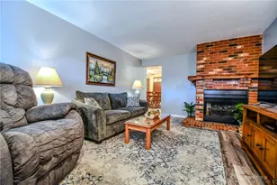 8745 Washington Colony Dr, Washington Twp, OH 45458 - Photo 5