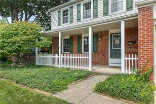 4925 Honeywood Ct, Riverside, OH 45424 - Photo 3