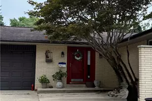 420 Bowman Ave, Tipp City, OH 45371 - Photo 1
