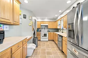 4210 White Oak Dr, Beavercreek, OH 45432 - Photo 11