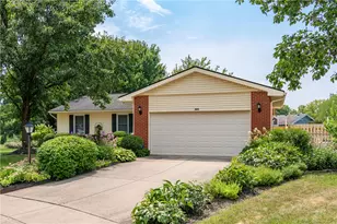 4305 Spring Hollow Ct, Dayton, OH 45424 - Photo 3