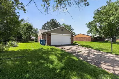 8377 Schoolgate Drive, Huber Heights, OH 45424 - Photo 5