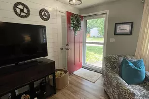 902 W Martindale Rd, Englewood, OH 45322 - Photo 17