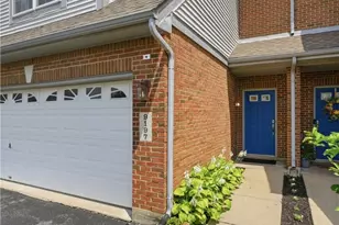 9197 Great Lakes Cir, Washington Twp, OH 45458 - Photo 3