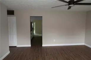 718 Ravenna Cir, Columbus, OH 43068 - Photo 11