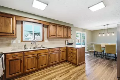 7028 Safari Drive, Huber Heights, OH 45424 - Photo 9