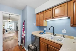 7704 John Hancock Ln, Washington Twp, OH 45459 - Photo 11