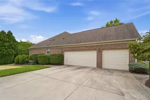 1996 Red Robin Dr, Beavercreek Twp, OH 45385 - Photo 3