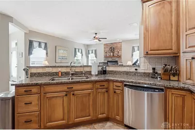 1996 Red Robin Drive, Beavercreek Twp, OH 45385 - Photo 19