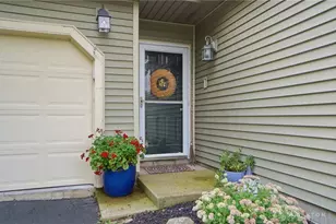 2208 Woodchuck Ct, Miami Township, OH 45342 - Photo 3