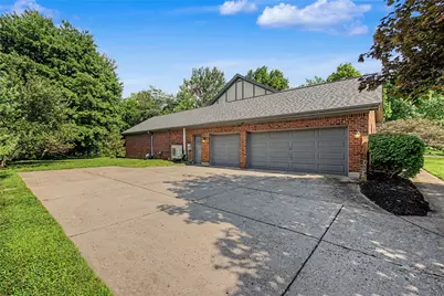 9570 Meadow Woods Lane, Washington Twp, OH 45458 - Photo 9