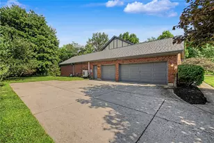 9570 Meadow Woods Ln, Washington Twp, OH 45458 - Photo 9