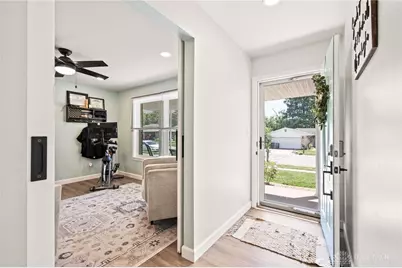 261 Trumpet Drive, West Carrollton, OH 45449 - Photo 5