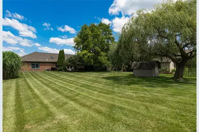 101 Crown Point Meadows, Clear Creek Township, OH 45458 - Photo 27
