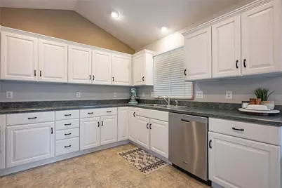 101 Crown Point Meadows, Clear Creek Township, OH 45458 - Photo 7