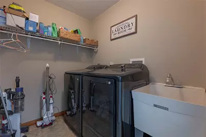 101 Crown Point Meadows, Clear Creek Township, OH 45458 - Photo 11