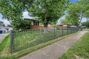 5939 Hartwick Ln, Huber Heights, OH 45424 - Photo 3