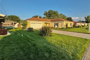 924 Warburton Dr, Trotwood, OH 45426 - Photo 1