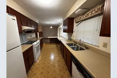 924 Warburton Drive, Trotwood, OH 45426 - Photo 5