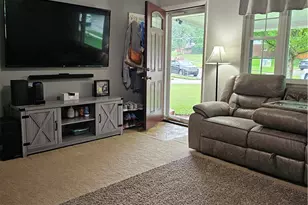 379 Ellenwood Dr, West Carrollton, OH 45449 - Photo 7