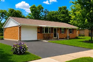 379 Ellenwood Dr, West Carrollton, OH 45449 - Photo 3