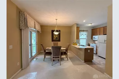 7468 New York Way, Butler Twp, OH 45414 - Photo 15