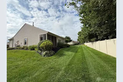 7468 New York Way, Butler Twp, OH 45414 - Photo 7
