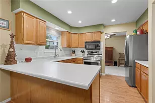 340 Royal Wood Ct, Vandalia, OH 45377 - Photo 3