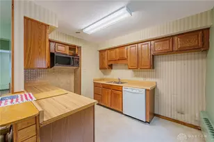 220 W Siebenthaler Ave, Dayton, OH 45405 - Photo 39