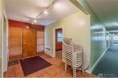 220 W Siebenthaler Avenue, Dayton, OH 45405 - Photo 5